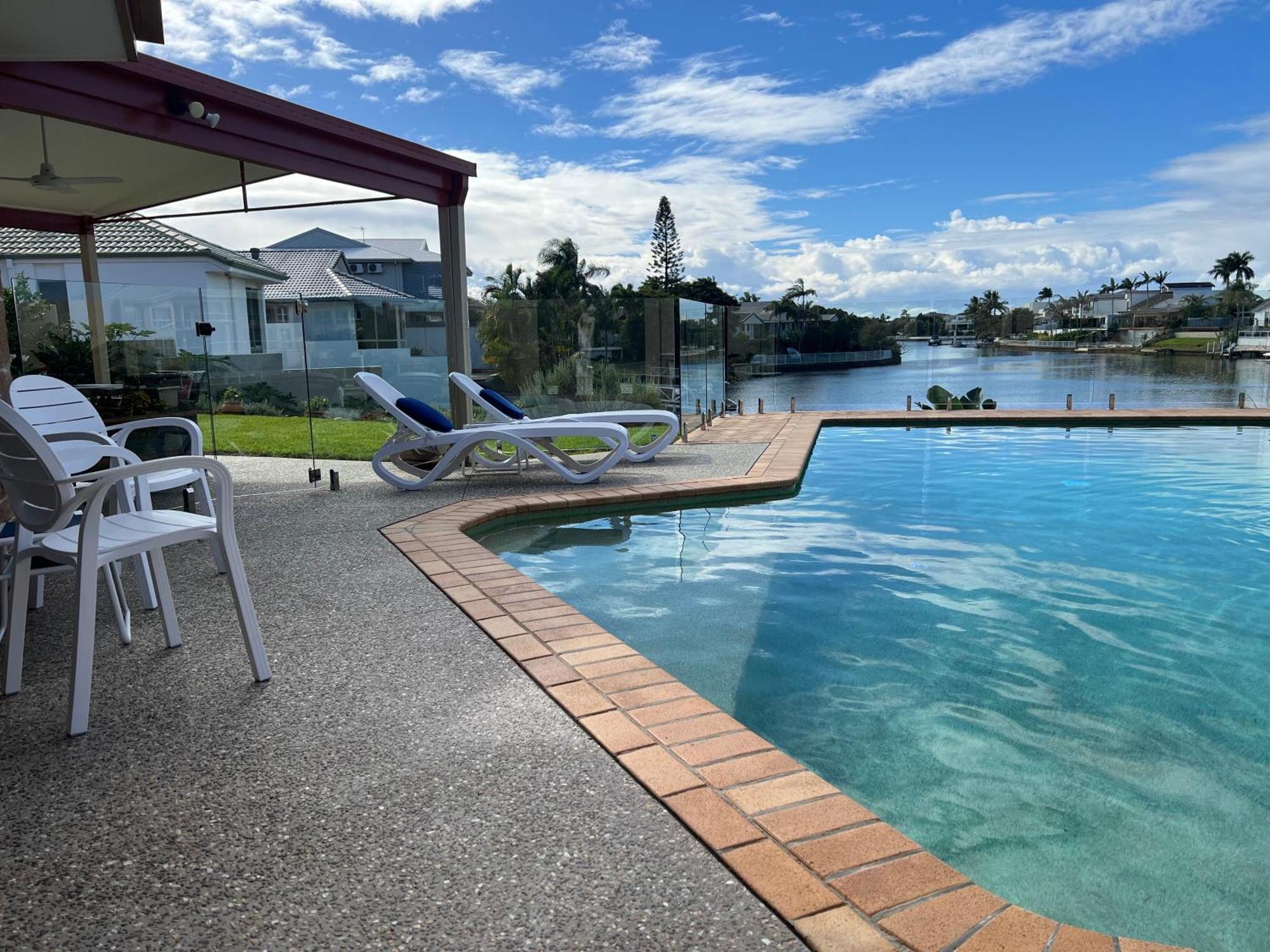 Waterfront * Gold Coast
