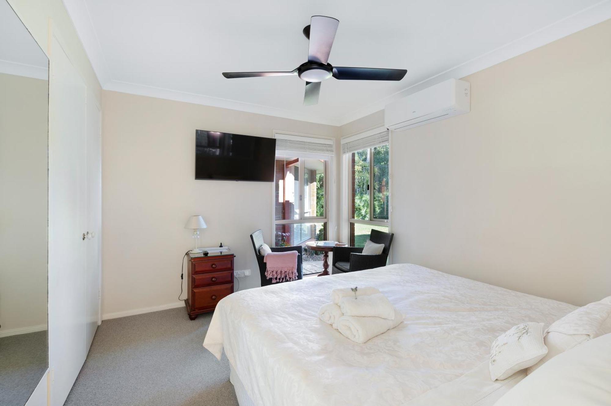 Waterfront Bed & Breakfast Gold Coast